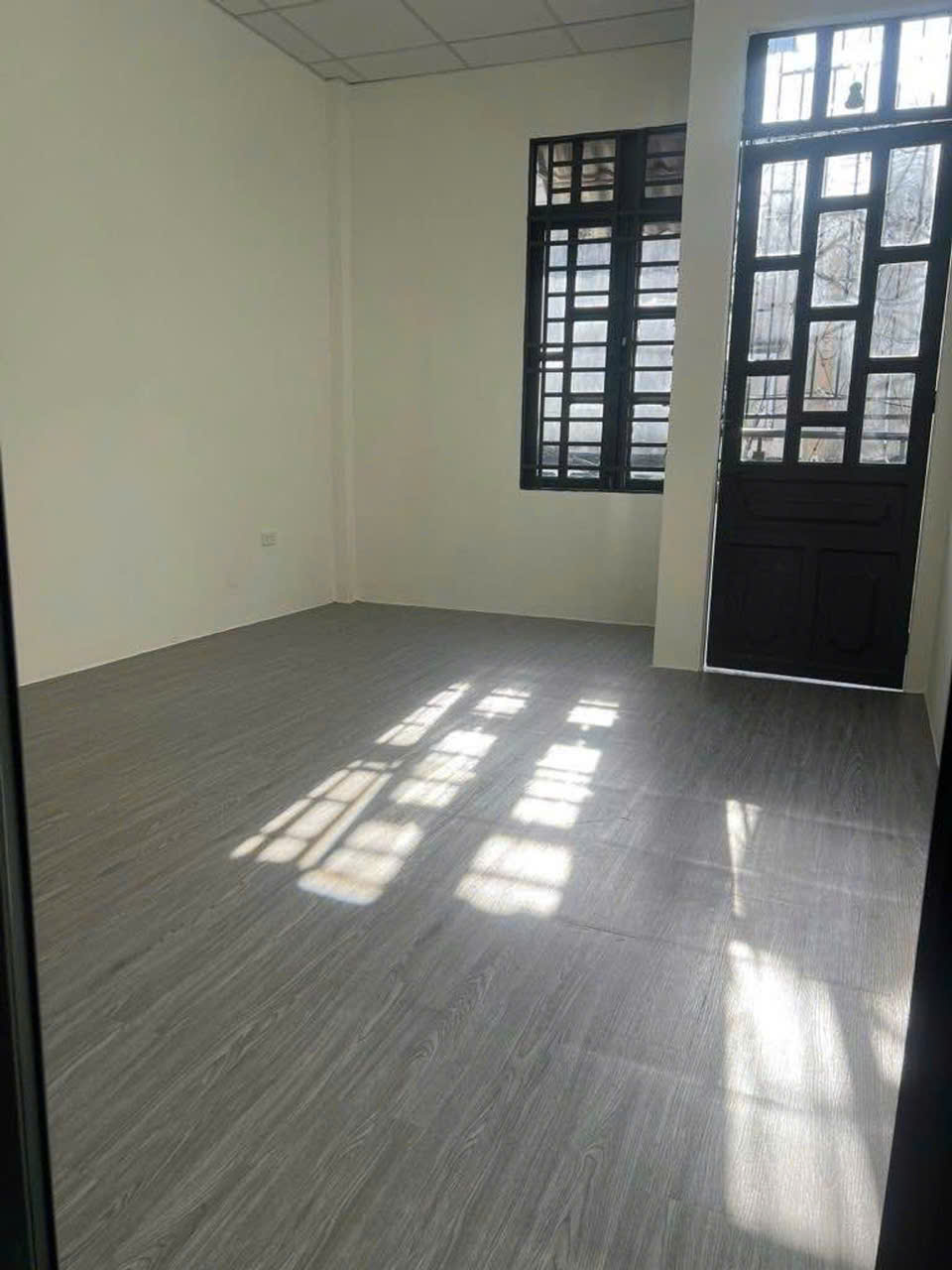 Nhà đẹp 10m ra MT Song Hành - sát ngã tư An Sương - giá chỉ nhỉnh 3 tỷ , SHR - vị trí cực