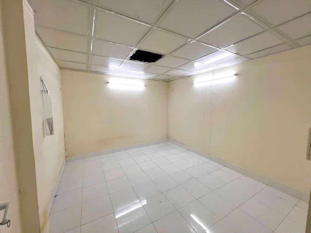 PHẠM VĂN HAI P.3 TÂN BÌNH GIÁP PHÚ NHUẬN, GẦN SÂN BAY, HẺM XE TẢI CÁCH VÀI BƯỚC CHÂN,