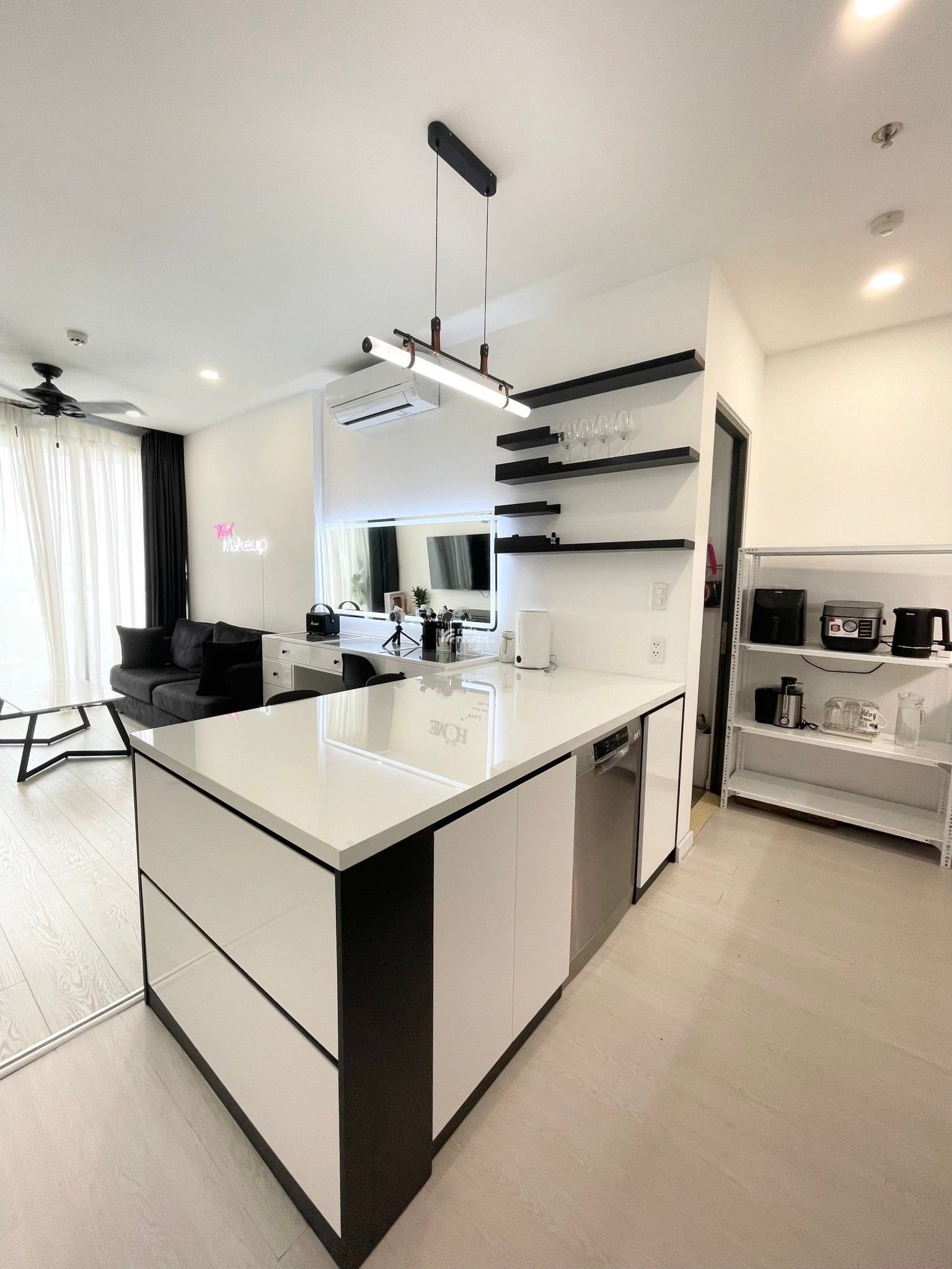 Căn Duy Nhất! Giá Chỉ 7Ty cho căn penhouse 3PN Full nội thất 100m2, Sổ sẵn.