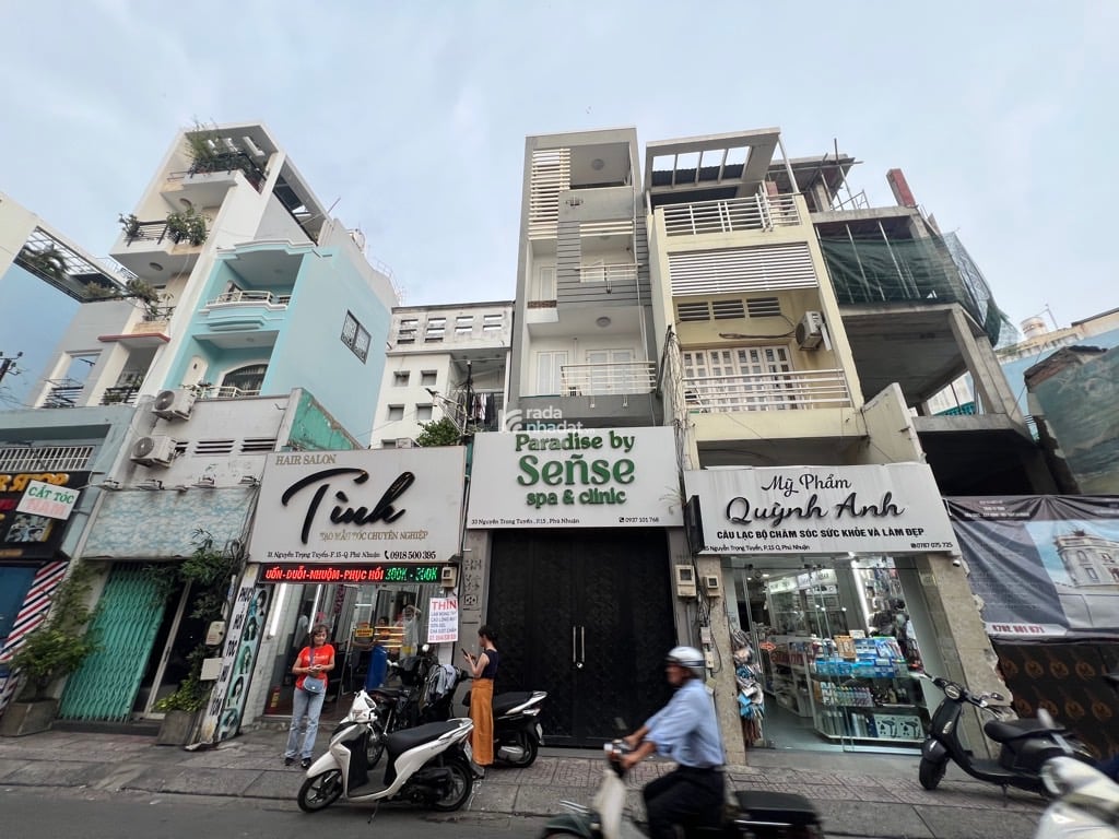 MẶT TIỀN KD NGUYỄN TRỌNG TUYỂN, PHÚ NHUẬN, 70M2 CÓ KC TIỆN CẢI TẠO. GIẢM 2T CHỈ CÒN 18T TL