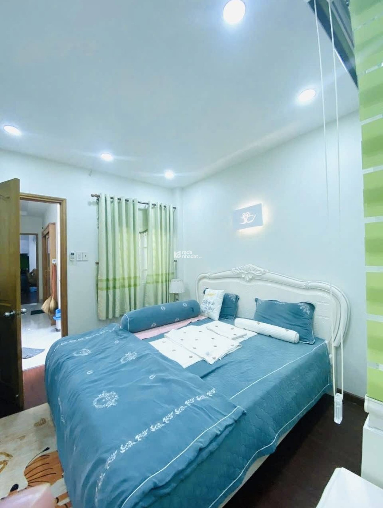 NHÀ ĐẸP - HẺM  XE HƠI VÀO TẬN CỬA - GẦN MT NGUYỄN THỊ THẬP QUẬN 7 - 8,9 Tỷ TL