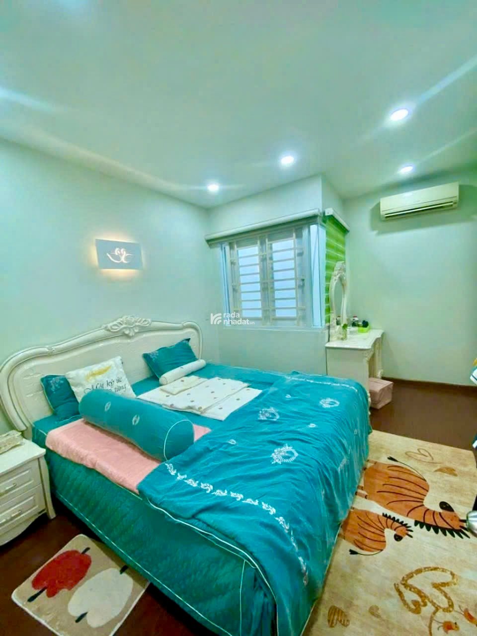 NHÀ ĐẸP - HẺM  XE HƠI VÀO TẬN CỬA - GẦN MT NGUYỄN THỊ THẬP QUẬN 7 - 8,9 Tỷ TL