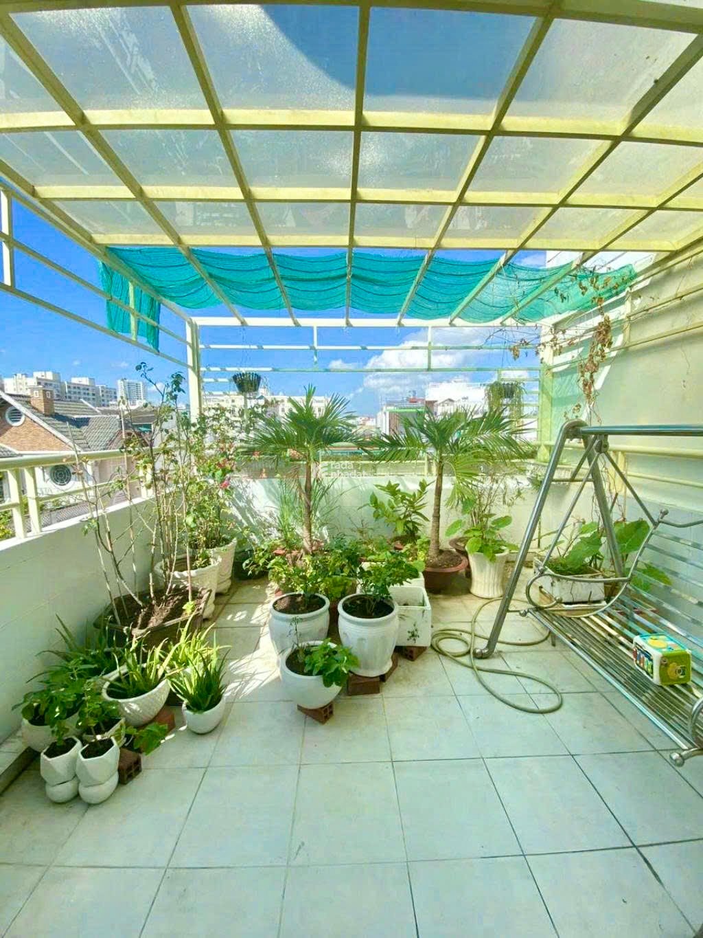 NHÀ ĐẸP - HẺM  XE HƠI VÀO TẬN CỬA - GẦN MT NGUYỄN THỊ THẬP QUẬN 7 - 8,9 Tỷ TL