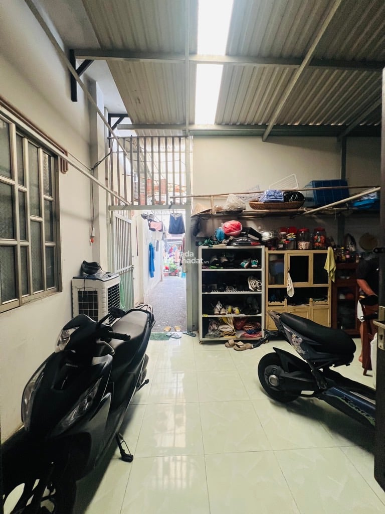 BÁN ĐẤT TẶNG NHÀ 240M2 16 TỶ HẺM XE HƠI BÌNH HƯNG HÒA BÌNH TÂN 