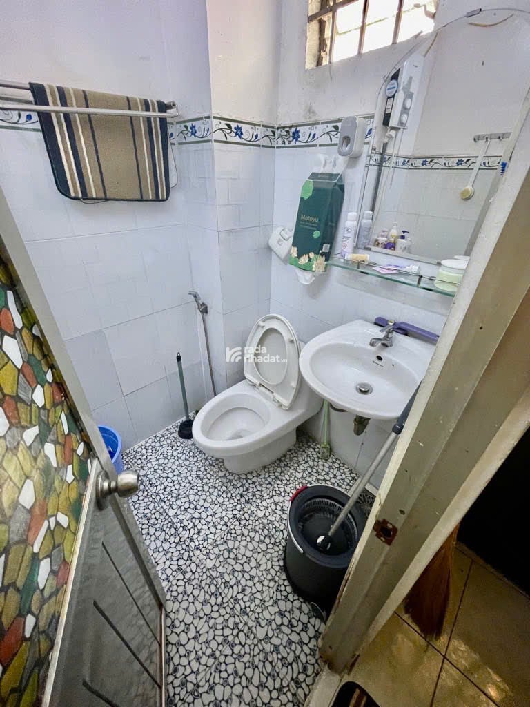 BÁN NHÀ TẶNG SỔ, 34m2,2PN, 2WC, HẺM RỘNG,KHU VỰC PHƯỜNG 3 QUẬN 8, GIÁ 3 TỶ NHỈNH TL