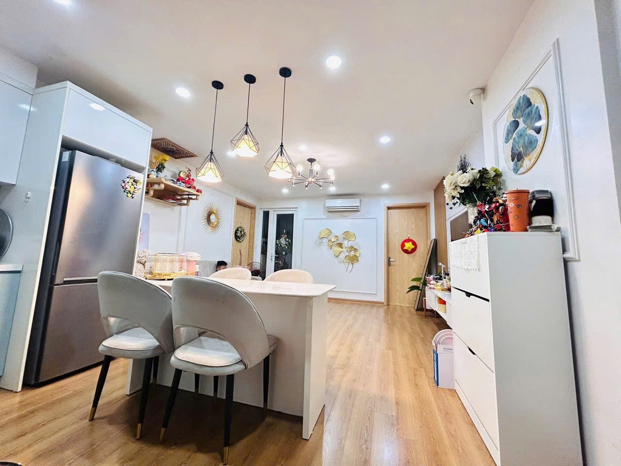 Cần bán 3 ngủ 76m HH4C Linh Đàm