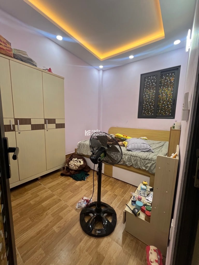  Nhà xây kiên cố để ở - Sân thượng đúc chờ lên thêm tầng dư sức - nội thất sang trọng. 