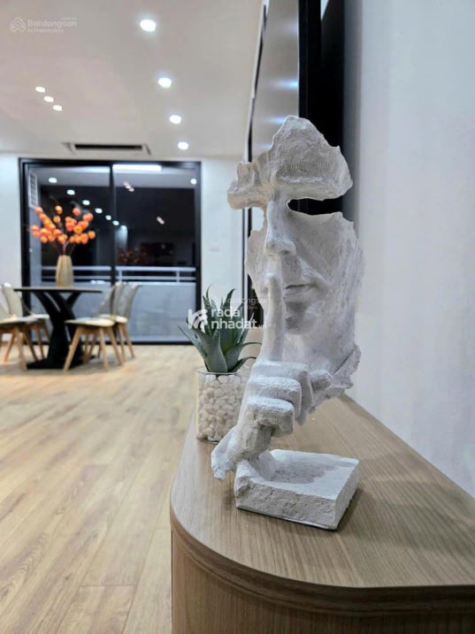 Bán căn góc 3 pn nội thất mới tinh chung cư N03 Trần Quý Kiên giá chỉ hơn 5 tỷ
