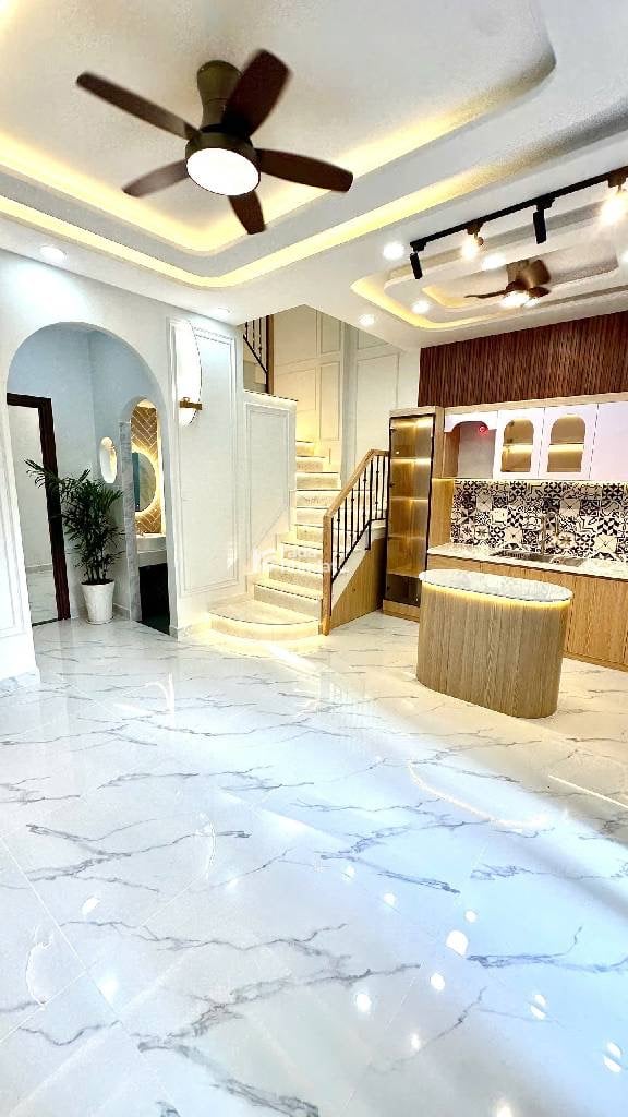 Bán Nhà Hồng Bàng 1 Xẹt Vị Trí Đắc Địa kinh doanh tốt - 50m2 - 2 Tầng - Ngang 4.2 - HXH - Chỉ 7.2Tỷ
