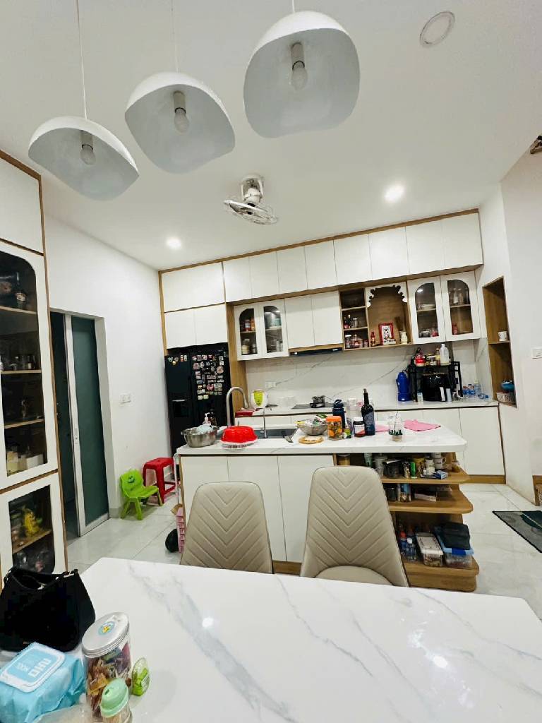 GẦN MẶT TIỀN LÃNH BINH THĂNG, ĐƯỜNG 3/2 - Q.11- XE HƠI VÀO NHÀ - 5,5M X 12M - 3 TẦNG MỚI ĐẸP