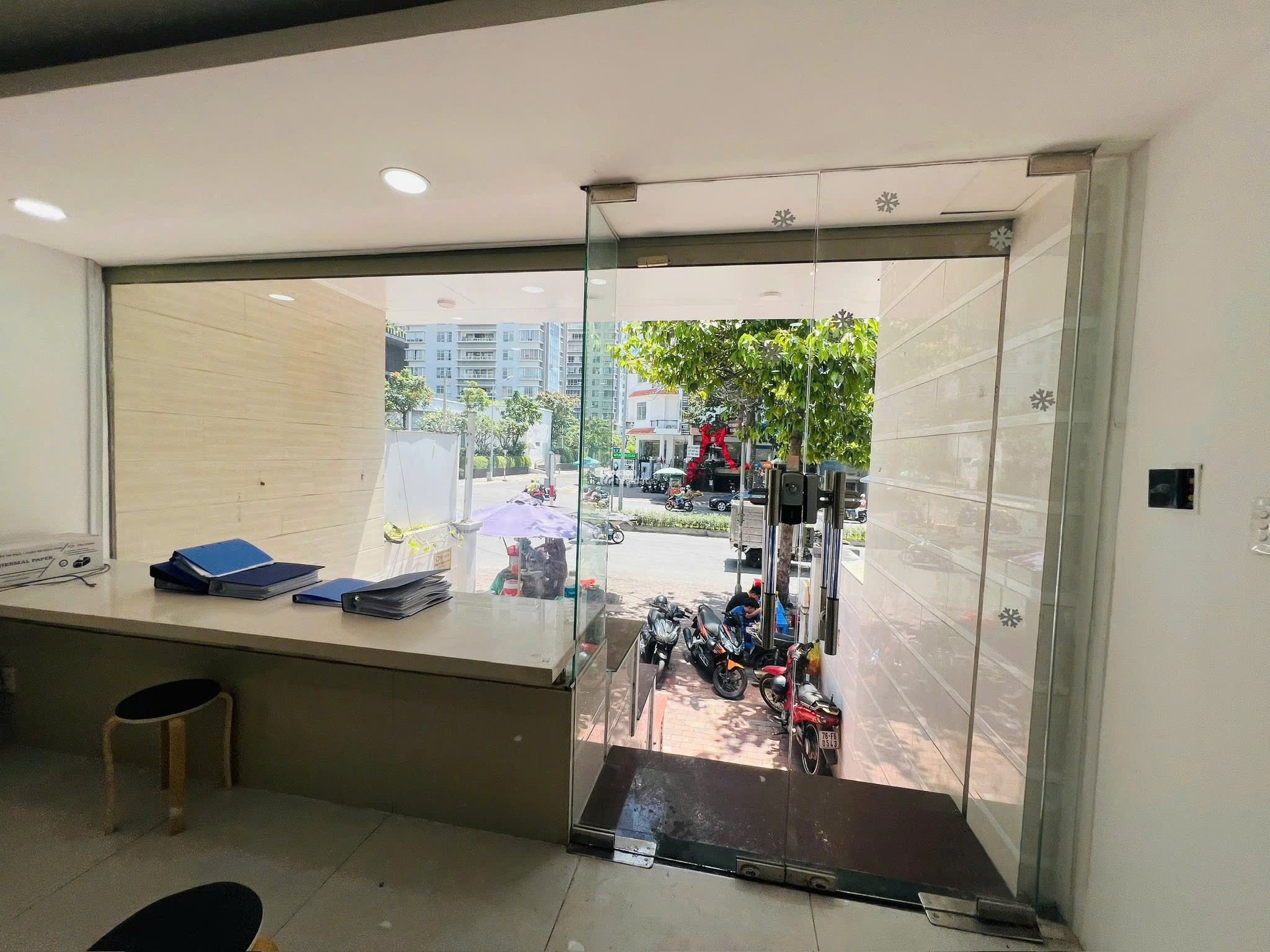 CHỐT GẤP! ĐỘC QUYỀN NGUYÊN TÒA HẦM  4 LẦU TẠI TRÁI TIM KDC HIM LAM, Q7!