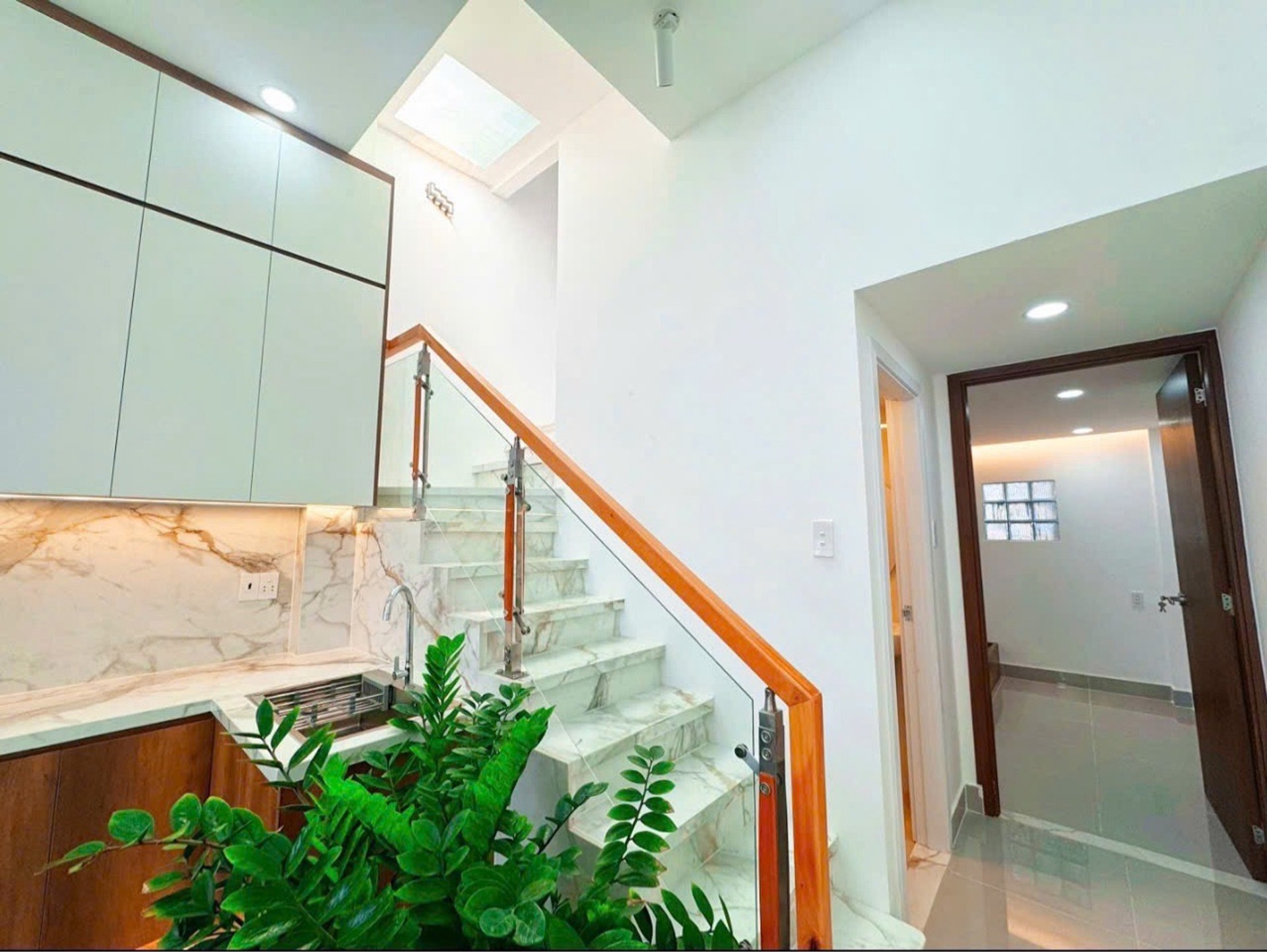 Bán nhà sổ riêng Quận 7, thổ cư full, pháp lý chuẩn.