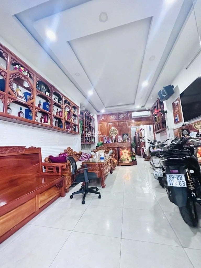 XE HƠI NGỦ TRONG NHÀ - 62M2 - 4 TẦNG ĐÚC BTCT - NGANG 4M - 5 PHÒNG - HOÀN CÔNG ĐỦ