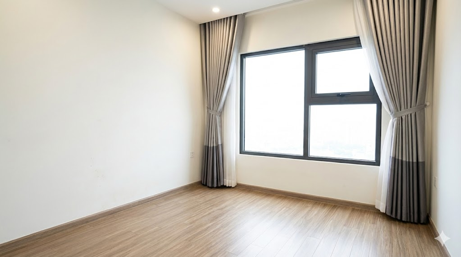 Cần bán 2PN 58,30m2, phân khu The Origami, giá tốt 3,39tỷ