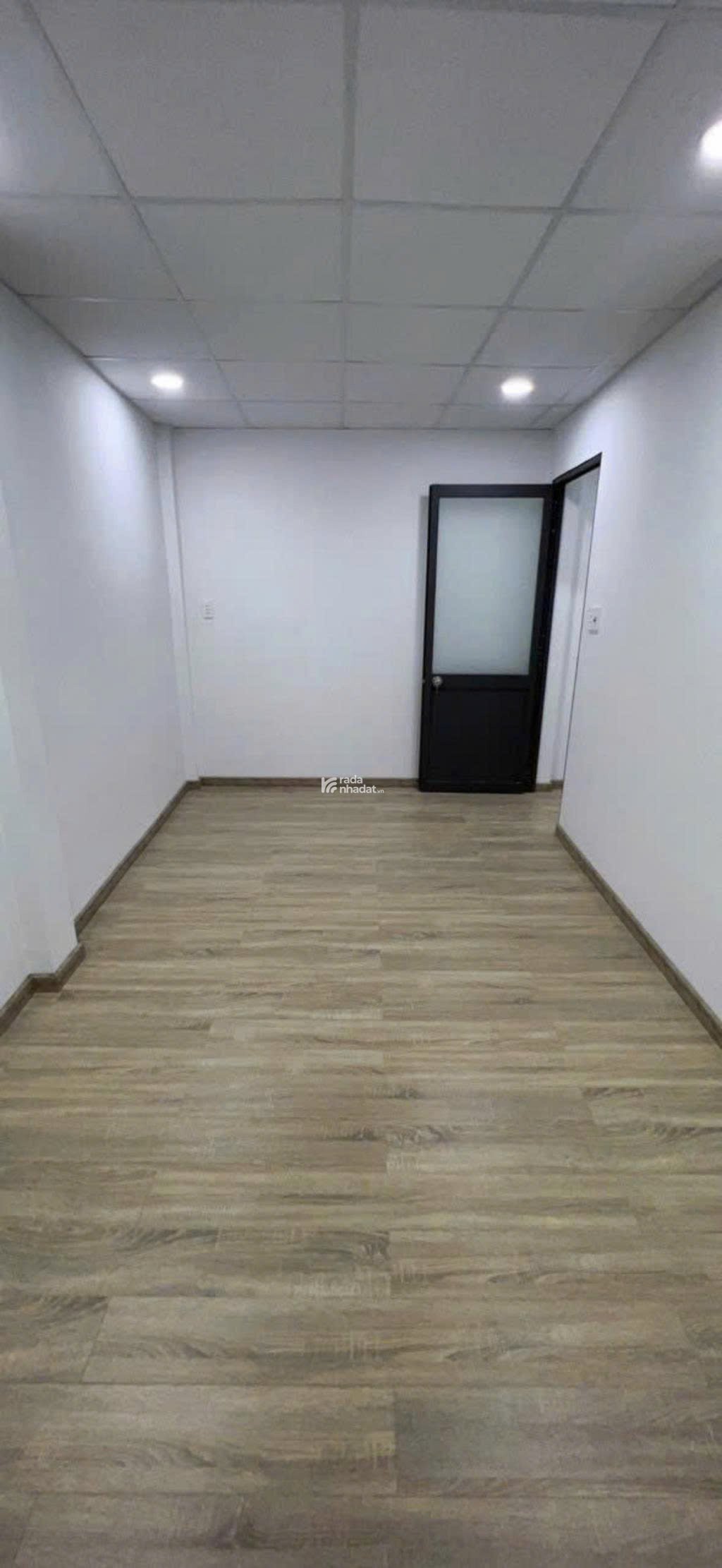 Bán nhà Nguyễn Thanh Tuyền. 1 trệt 1 lầu, 2 PN, 2 WC. Gần chợ Phạm Văn Hai