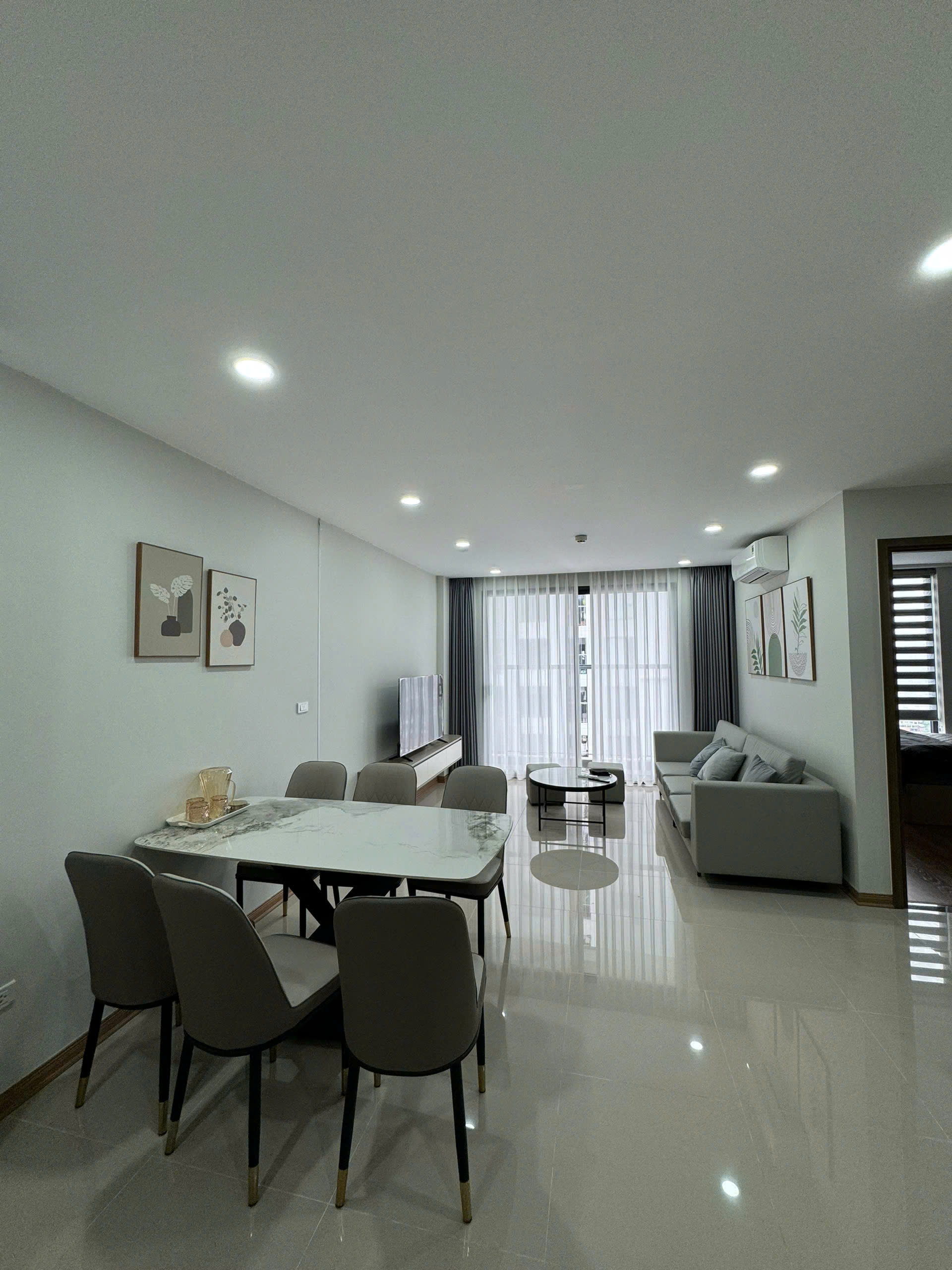 cho thuê căn hộ Rose Town 79 Ngọc Hồi Hà Nội 104m đồ liền tường 3 ngủ 2wc giá 12tr