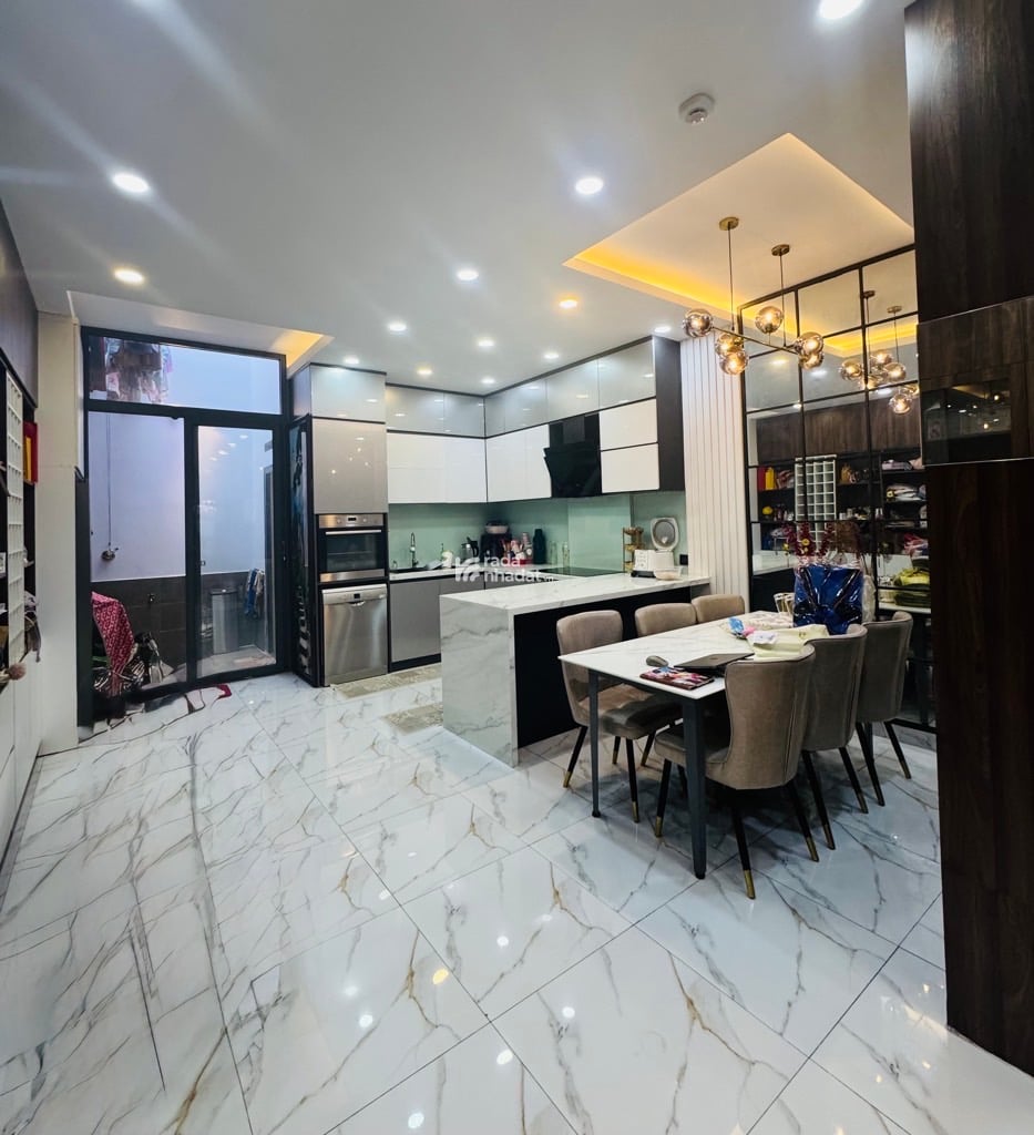 Bán nhà  gần bình long  văn cao