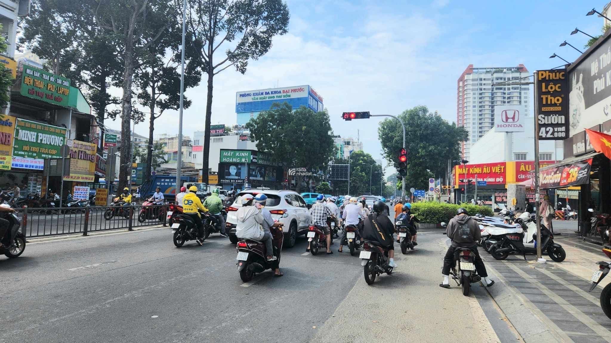 XOẮN CHỦ BÁN GẤP NHÀ 3 THÁNG 2 - QUẬN 10 HXH - DT:65M2 (416) 4 TẦNG - CHỈ 13,3 TỶ