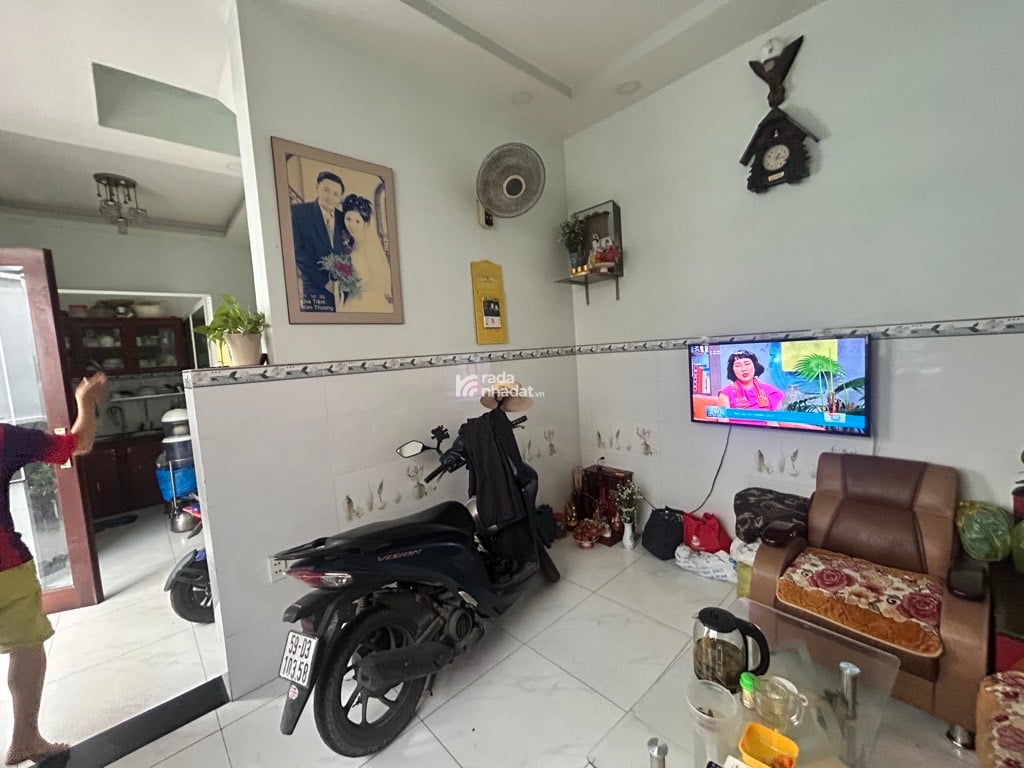 NGAY ĐẦM SEN, HẺM XE HƠI TÔ HIỆU, TÂN PHÚ, 34M2 HIẾM CÓ. GIẢM 450TR CHỈ CÒN 5.3T TL TỐT