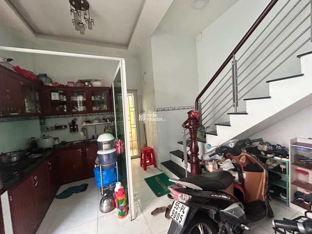 NGAY ĐẦM SEN, HẺM XE HƠI TÔ HIỆU, TÂN PHÚ, 34M2 HIẾM CÓ. GIẢM 450TR CHỈ CÒN 5.3T TL TỐT