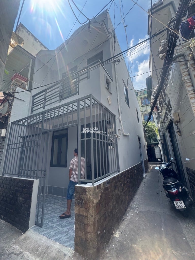 SIÊU RẺ VÀ ĐẸP. NGUYỄN THƯỢNG HIỀN, PHÚ NHUẬN, 2 TẦNG CÓ KC Ở NGAY. GIẢM 350TR CHỈ 6.35T TL