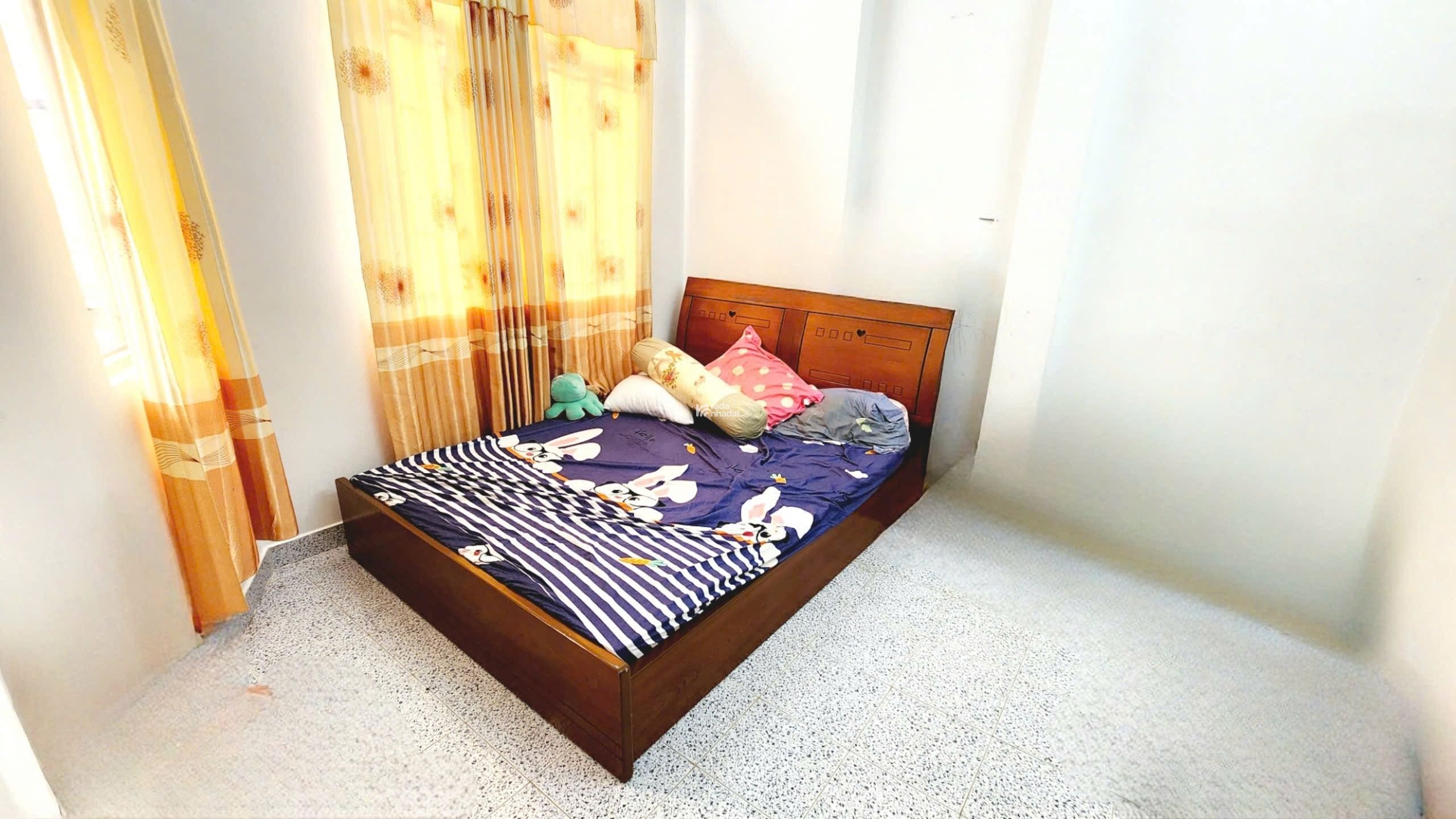 Hxh Thạch Lam, 40m2, ngang 5.2m, 5 tầng BTCT 5PN, chỉ 6.5 tỷ, nhà đẹp ở ngay