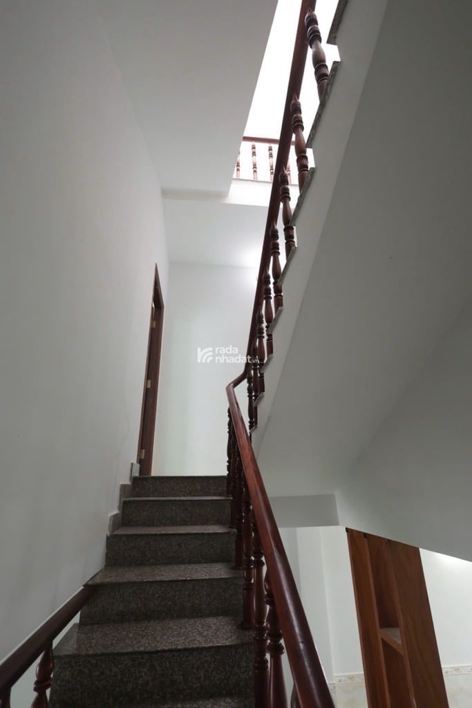 NHÀ ĐẸP HXH - 5x14M - 3 TẦNG - NGAY CHỢ TÂN CHÁNH HIỆP Q12 - 4.68 TỶ