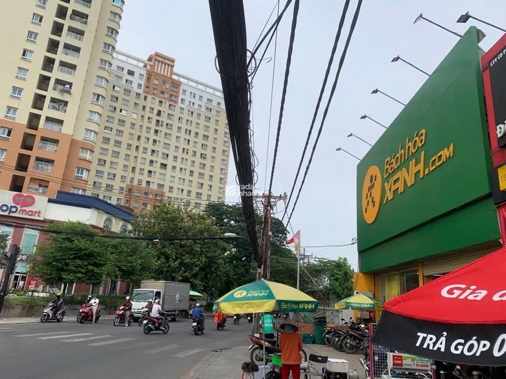 NHÀ ĐẸP HXH - 5x14M - 3 TẦNG - NGAY CHỢ TÂN CHÁNH HIỆP Q12 - 4.68 TỶ