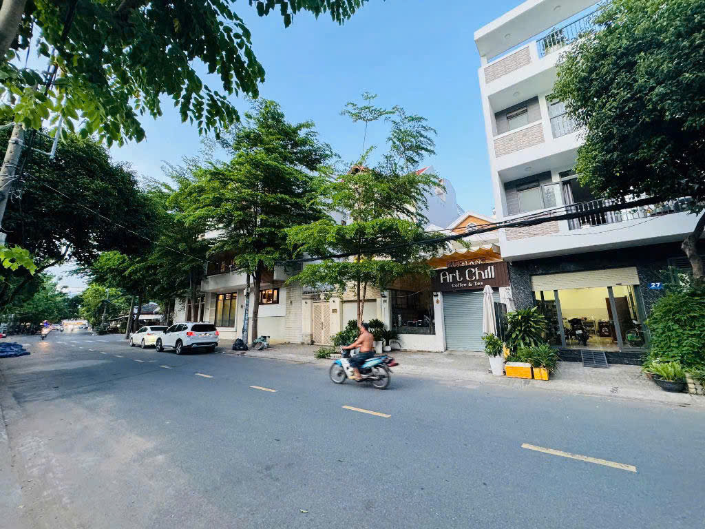 Nhà 25 đường 75 khu tân quy đông P tân phong Q7 Dt 6x22m trệt 2 lầu sân thượng