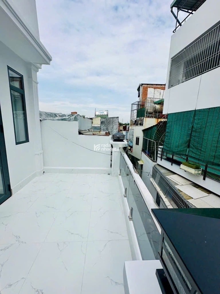 Bán nhà Quận 7 ô tô đỗ sát cửa 105m2 ngang 4m dài 26m nhà 2 tầng 4 phòng ngủ chỉ 7 tỷ nhỉnh