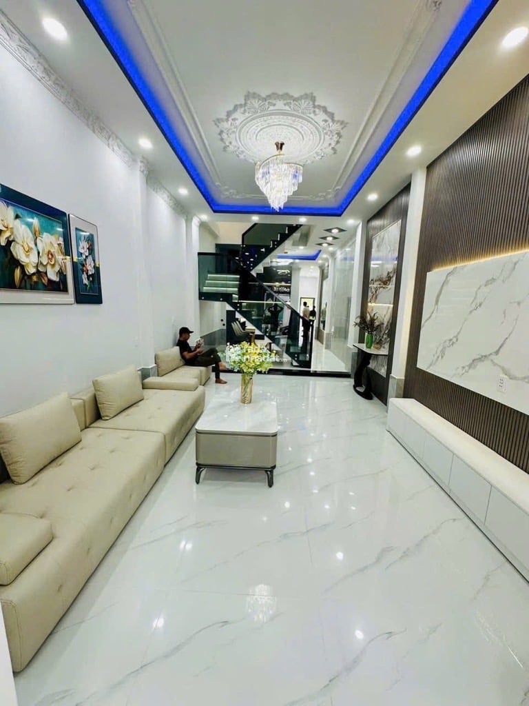 Bán nhà Quận 7 ô tô đỗ sát cửa 105m2 ngang 4m dài 26m nhà 2 tầng 4 phòng ngủ chỉ 7 tỷ nhỉnh