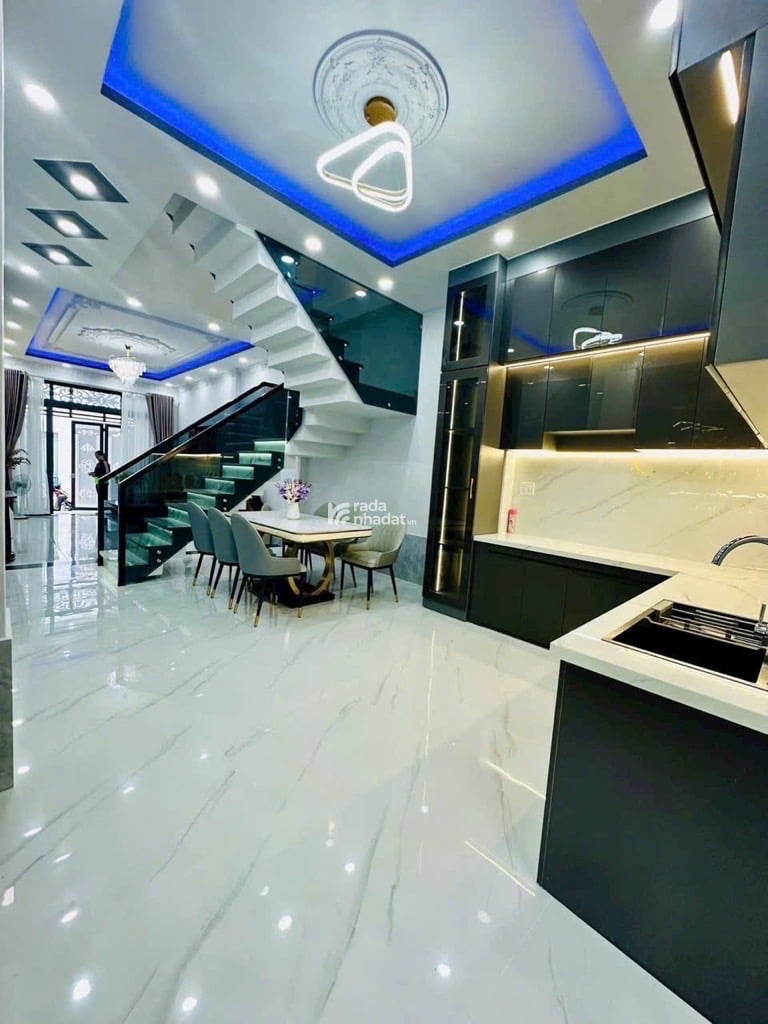 Bán nhà Quận 7 ô tô đỗ sát cửa 105m2 ngang 4m dài 26m nhà 2 tầng 4 phòng ngủ chỉ 7 tỷ nhỉnh