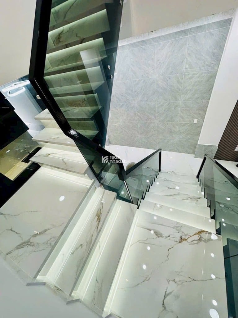 Bán nhà Quận 7 ô tô đỗ sát cửa 105m2 ngang 4m dài 26m nhà 2 tầng 4 phòng ngủ chỉ 7 tỷ nhỉnh