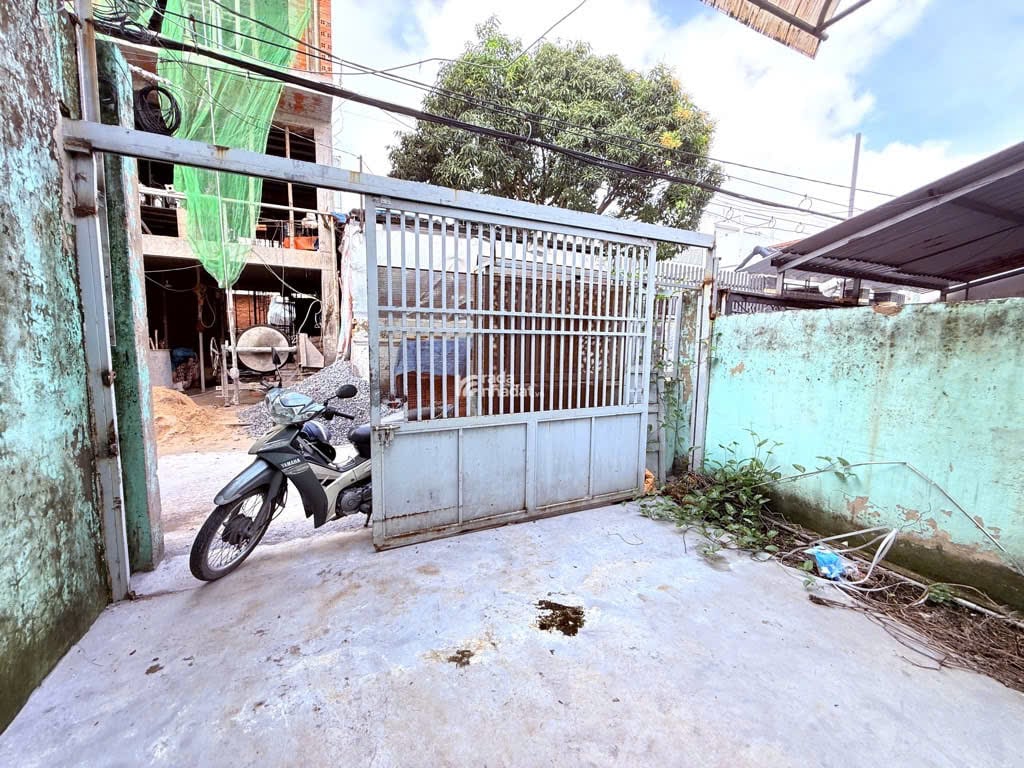 Nhà C4  Lê Đức Thọ  P13  Gò Vấp  Hẻm 6m thông bờ kè Tham Lương  4x20m  Giá 5.6 tỷ
