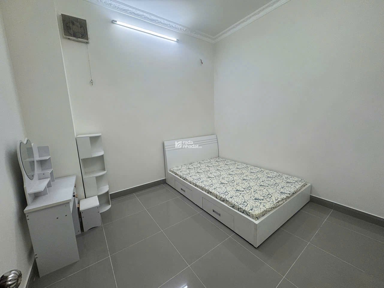 Nhà mặt tiền đường 7 long trường DT 94m, 4 tầng 