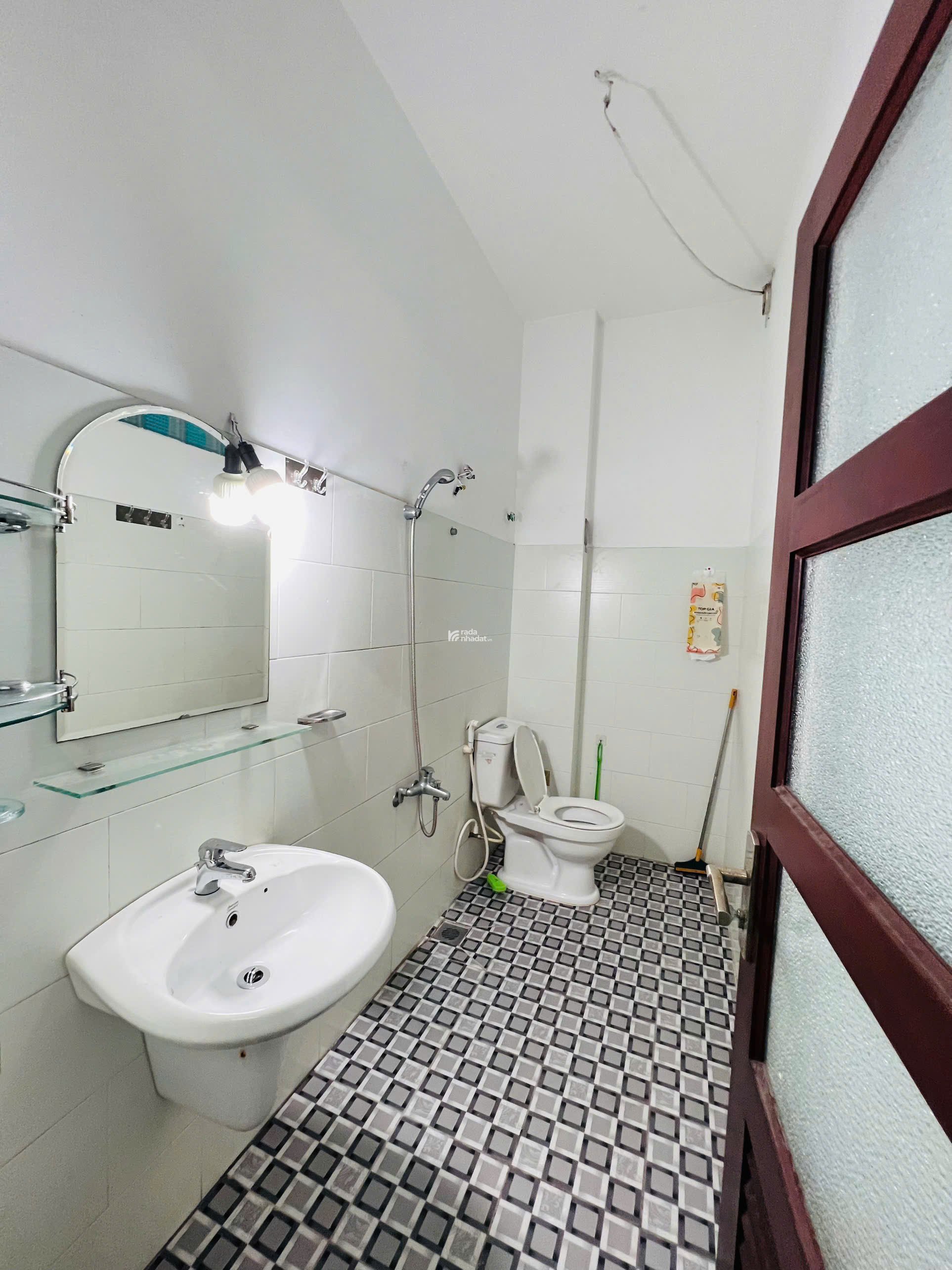 Bán nhà riêng Trường Sa, Q3, HCM 5,7 tỷ, 31,8m2, 3PN, 3WC