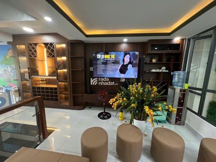 Bán nhà vừa ở vừa Kinh Doanh - cách PMH 1P - ôtô tới nhà -3 lầu Full NT - nhỉnh 6T TL