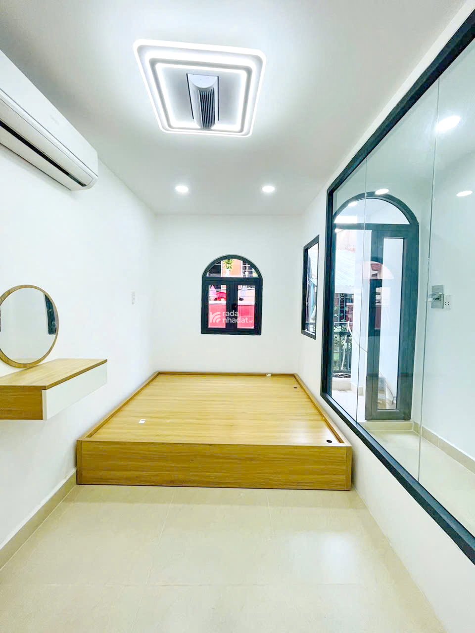 Bán nhà mới 1 lầu hẻm Võ Văn Kiệt P.Cầu Ông Lãnh Quận 1