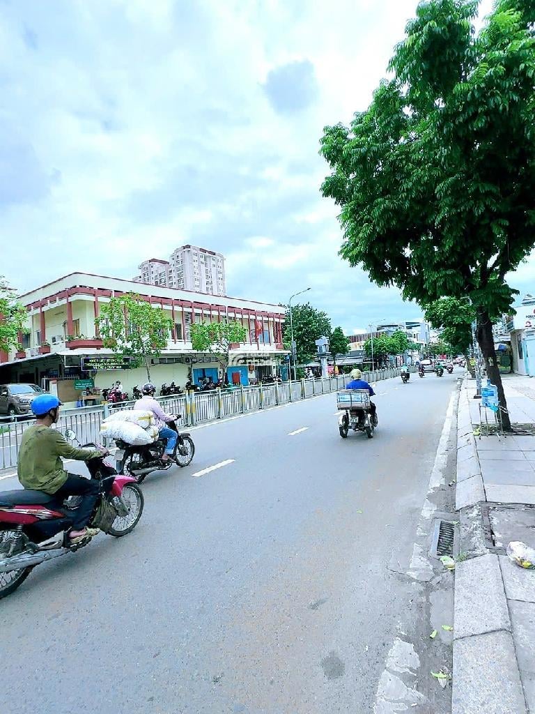 SIÊU PHẨM MẶT TIỀN KINH LŨY BÁN BÍCH - TT TÂN PHÚ - 433M3 - NGANG GẦN 7M, NỞ HẬU GẦN 10M  