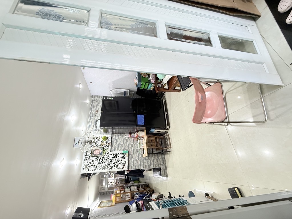 sát mặt tiền - giáp Q.5, Q.6, Q.10- Thuận tiện di chuyển ra các tuyến đường huyết mạch Hồng Bàng - 