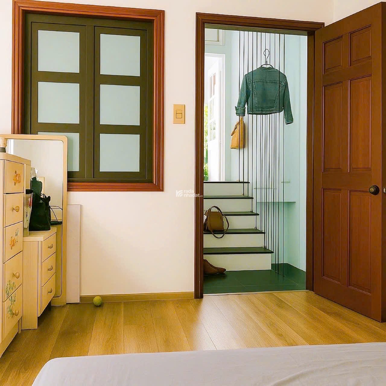 Bán nhà Quận 1 - Nguyễn Trãi - 4 Tầng -  Sổ vuông 3.7 x 11 m - Cho thuê 180 tr - Giá 7.9 tỷ