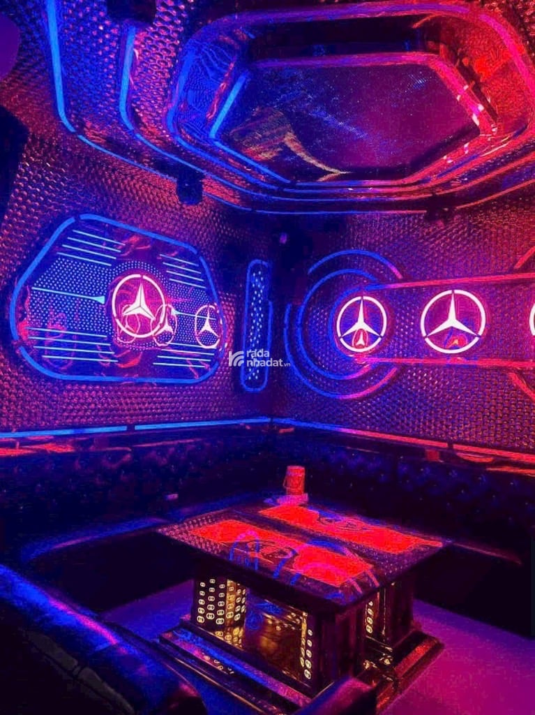 Mặt Tiền Kinh Doanh Ngang Lớn Gần 13M 4 Tầng Đang Kinh Doanh Karaoke, Dòng Tiền Khủng.