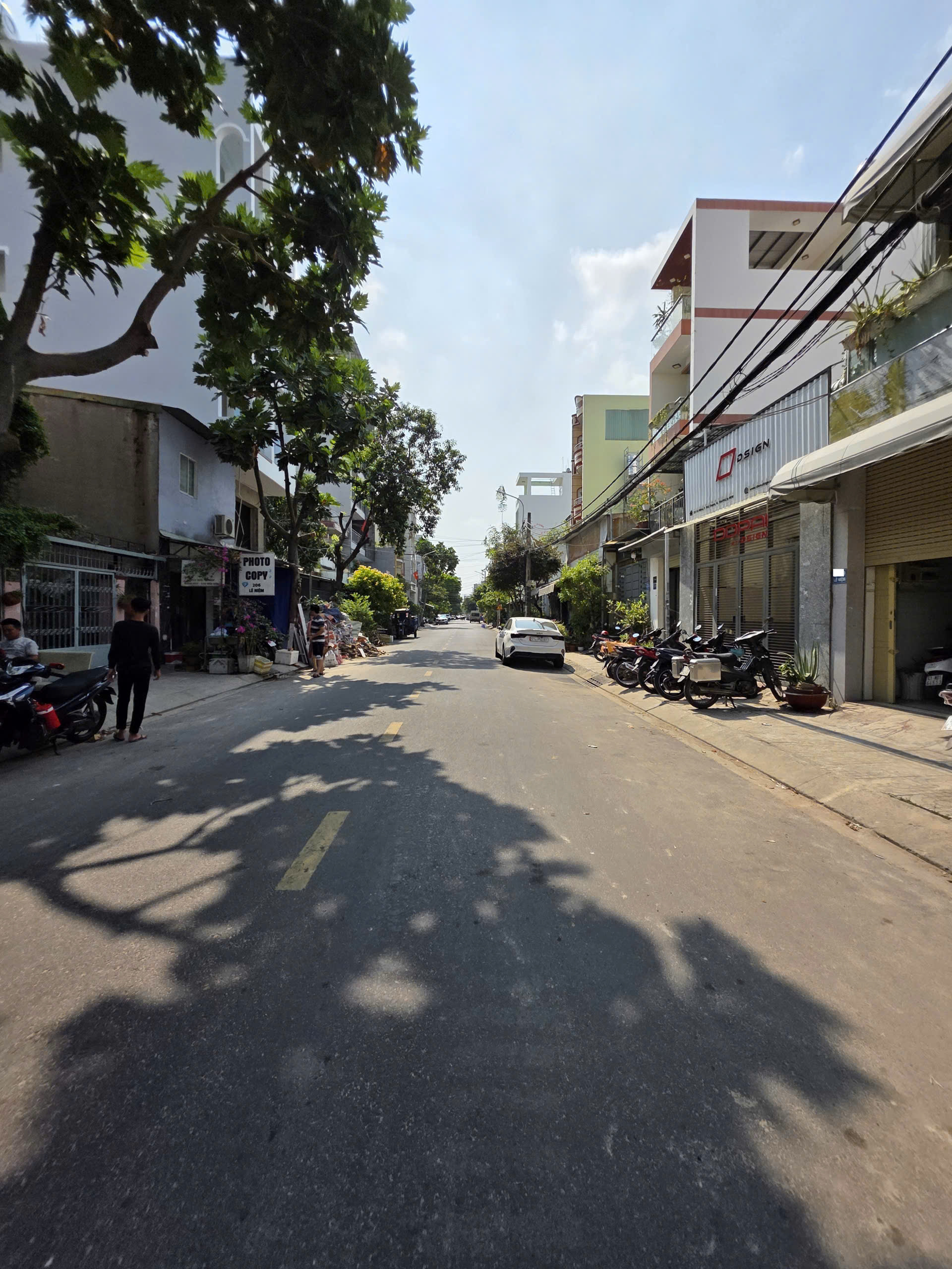 Mặt tiền đường Lê Niệm - khu họ Lê, 67m2, 4 tầng BTCT, 4PN, an ninh, Chỉ 12.3tỷ