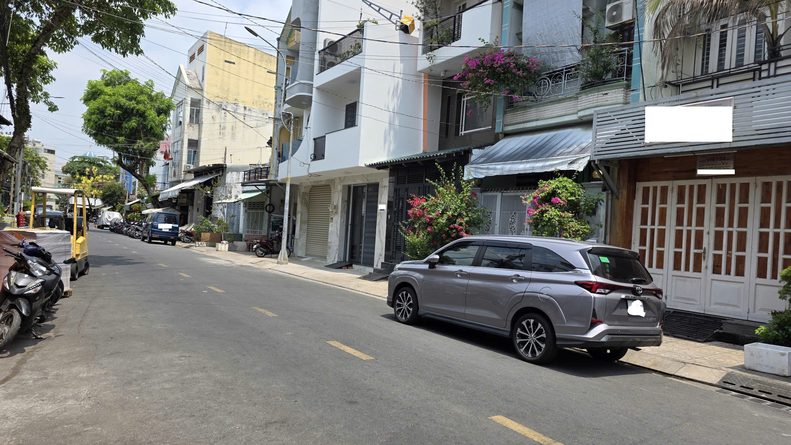 Mặt tiền đường Lê Niệm - khu họ Lê, 67m2, 4 tầng BTCT, 4PN, an ninh, Chỉ 12.3tỷ