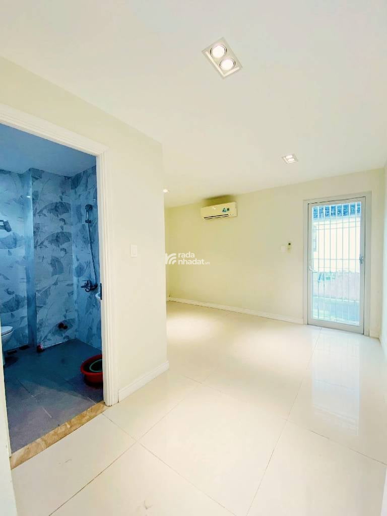 Bán nhà Quận 10 - 4,8 x 17 x 6 tầng - 350m2 sàn - HXH khu phân lô kế Vạn Hạnh Mall