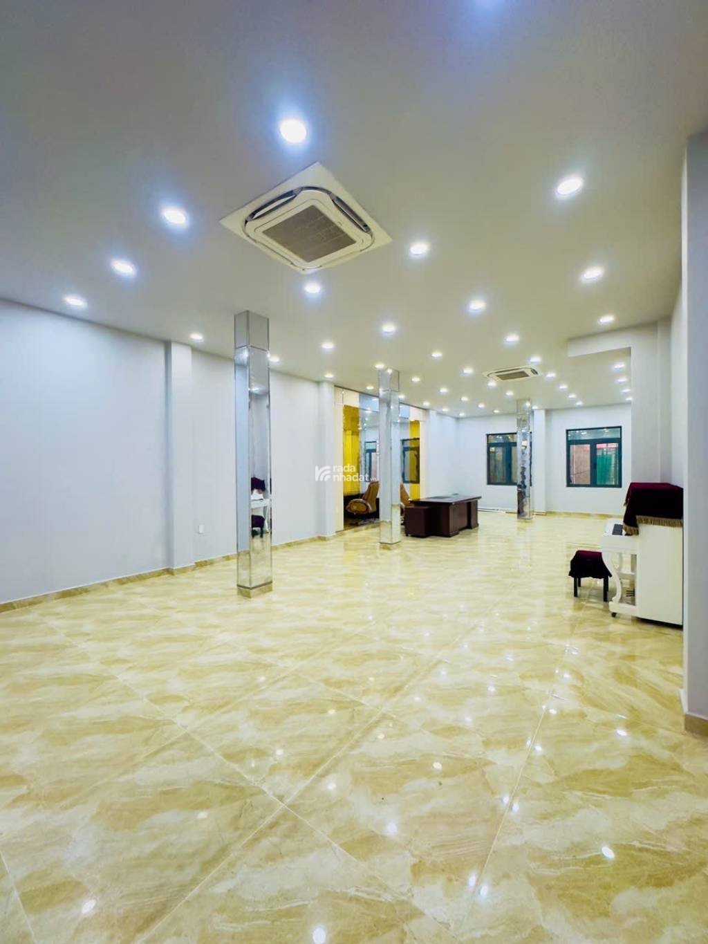 B.án N.hà Bạch Đằng- Dòng t.iền 45tr/tháng - 120m2 - 3 T.ầng - N.gang 6m - H.ẻm 7m - C.hỉ 21 T.ỷ TL