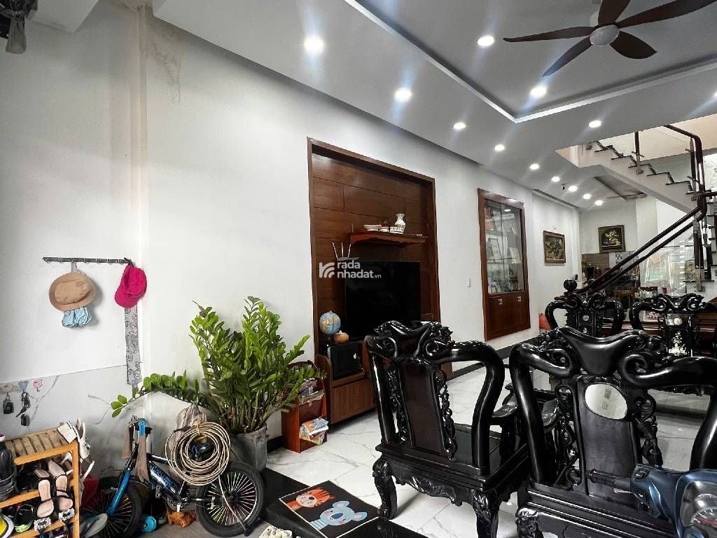 bán nhà cạnh eon 60 m2 3 tầng 6 tỷ hẻm 6 m