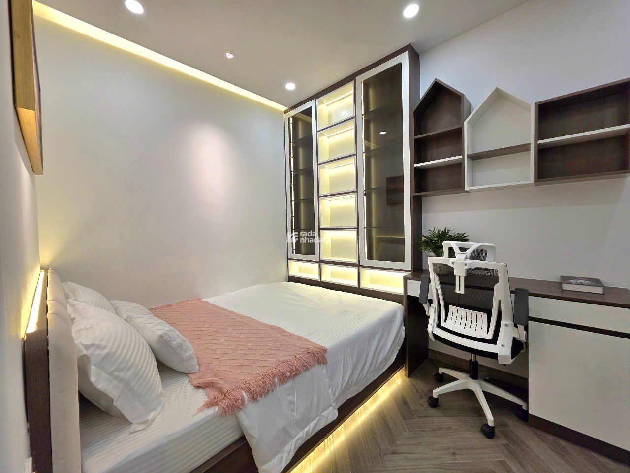 Bán nhanh căn hộ Sky garden 2,PMH, Q7, DT 89 m2, Tk 3PN nhà mới đẹp, giá chỉ 6,7 tỷ 