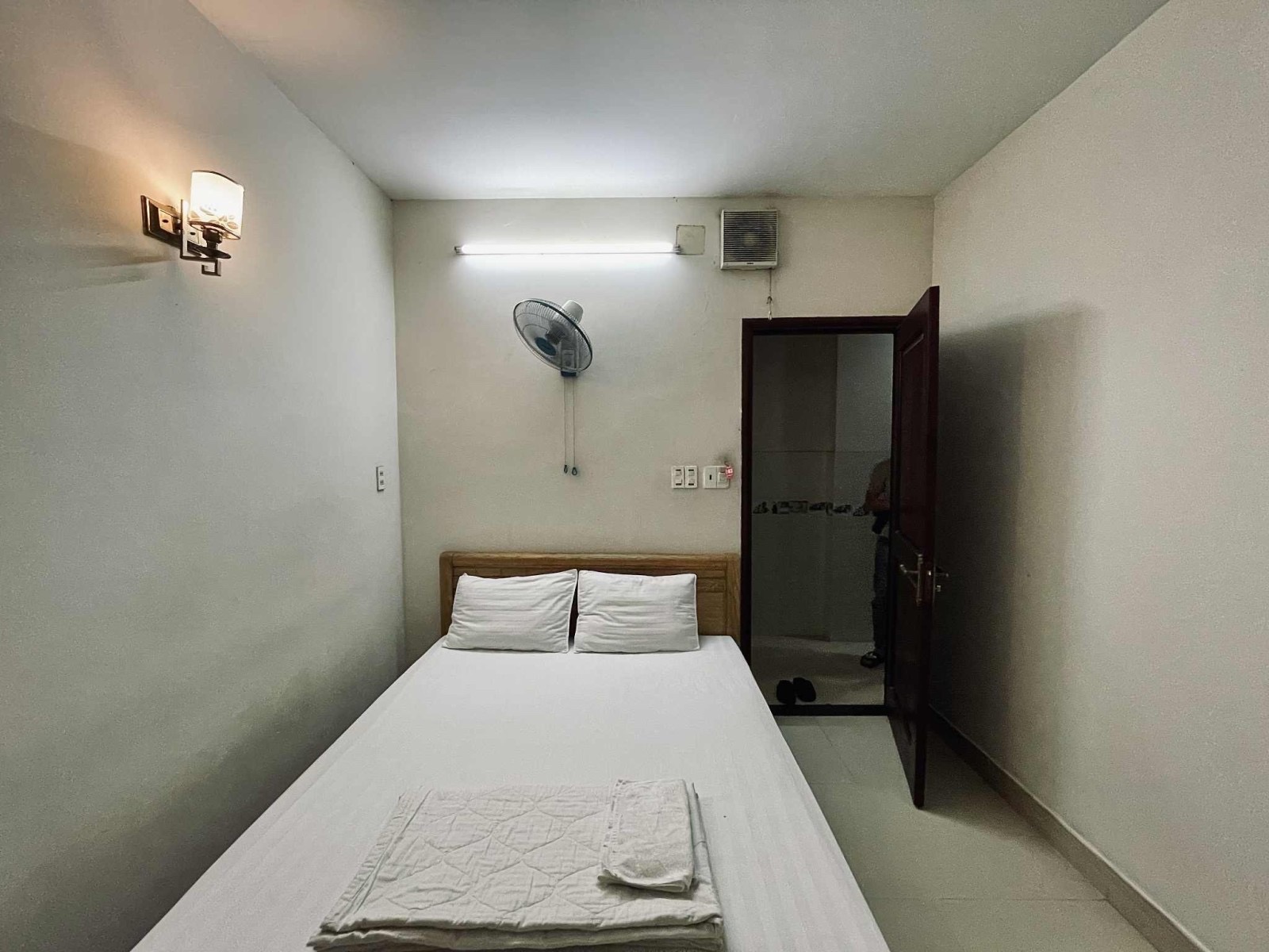 BÁN KHÁCH SẠN 16 PHÒNG - THANG MÁY - LÊ VĂN KHƯƠNG, HIỆP THÀNH, Q12 - THU NHẬP 80 TRIỆU/THÁNG 