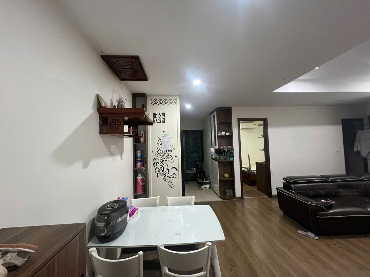 cho thuê căn Tứ Hiệp Plaza 2 ngủ 2wc full đồ giá 8.5trt/ tháng